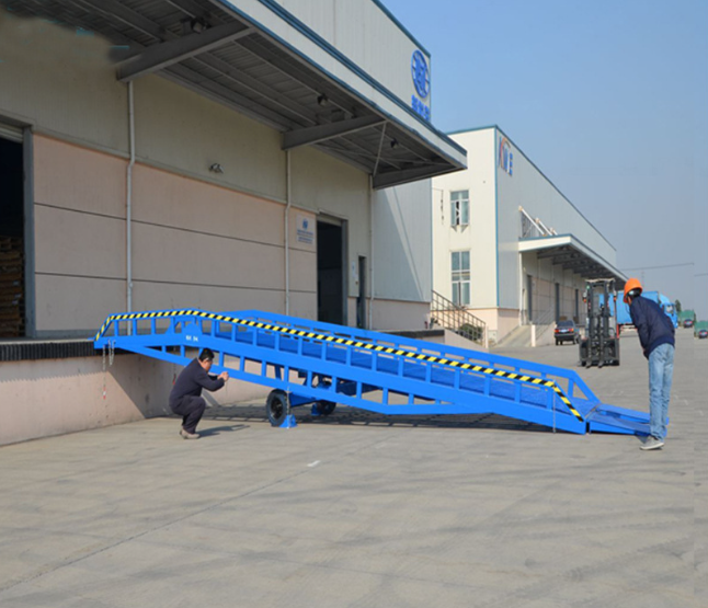 闽清移动式登车桥应用