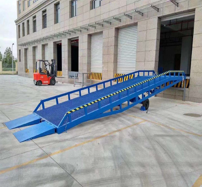 闽清移动式登车桥装卸