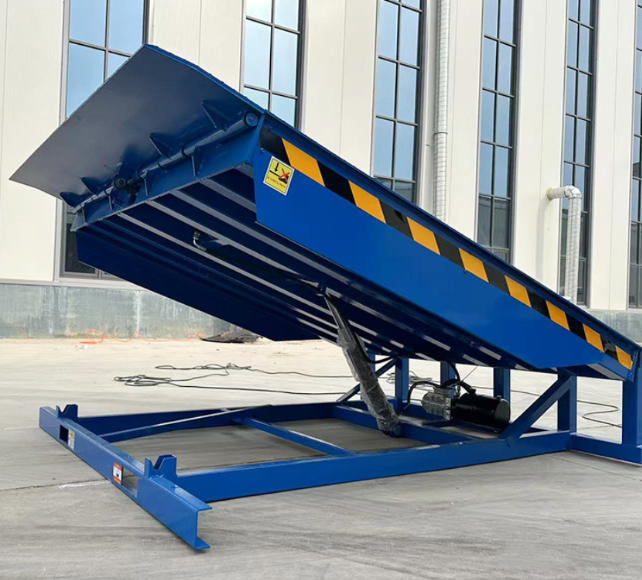 闽清固定式登车桥应用